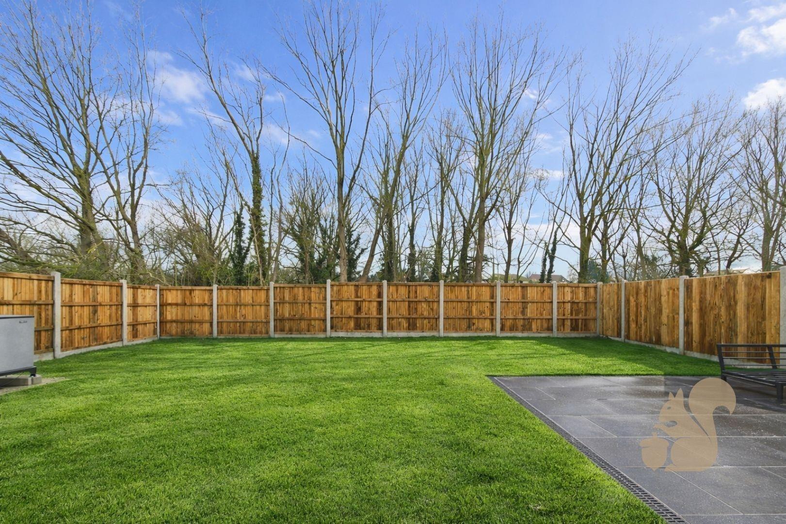 Roxwell Row - Garden.jpg